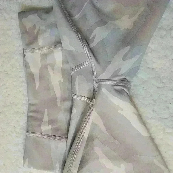 Athleta Pants Womens XXS Elation 7/8 Tight Gray Camo High Rise Pull Leggings - Picture 11 of 14